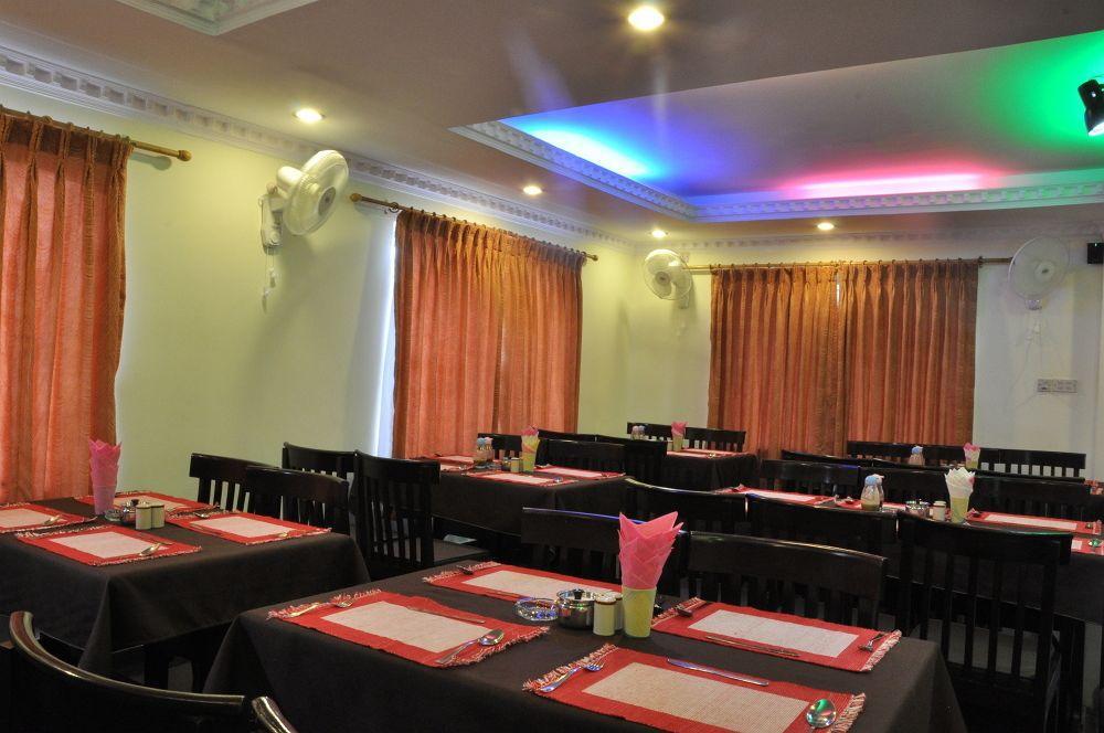 Hotel Lake Star Pokhara Zewnętrze zdjęcie