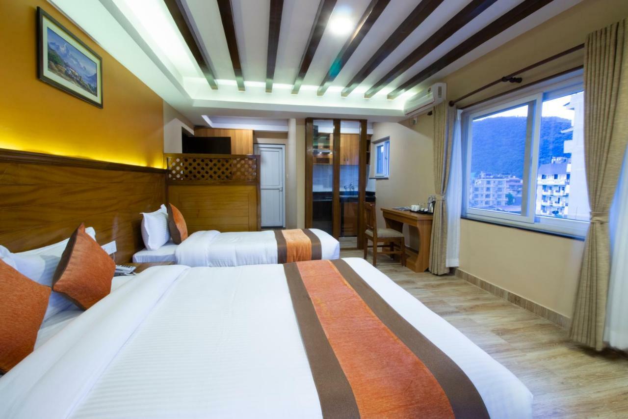 Hotel Lake Star Pokhara Zewnętrze zdjęcie