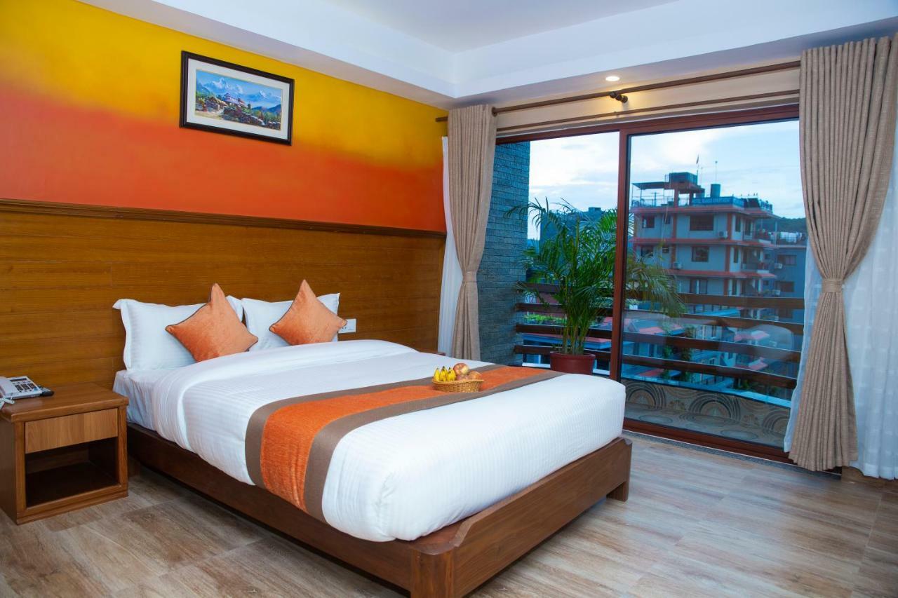 Hotel Lake Star Pokhara Zewnętrze zdjęcie