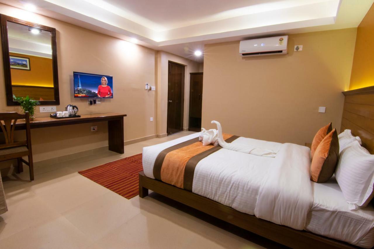 Hotel Lake Star Pokhara Zewnętrze zdjęcie