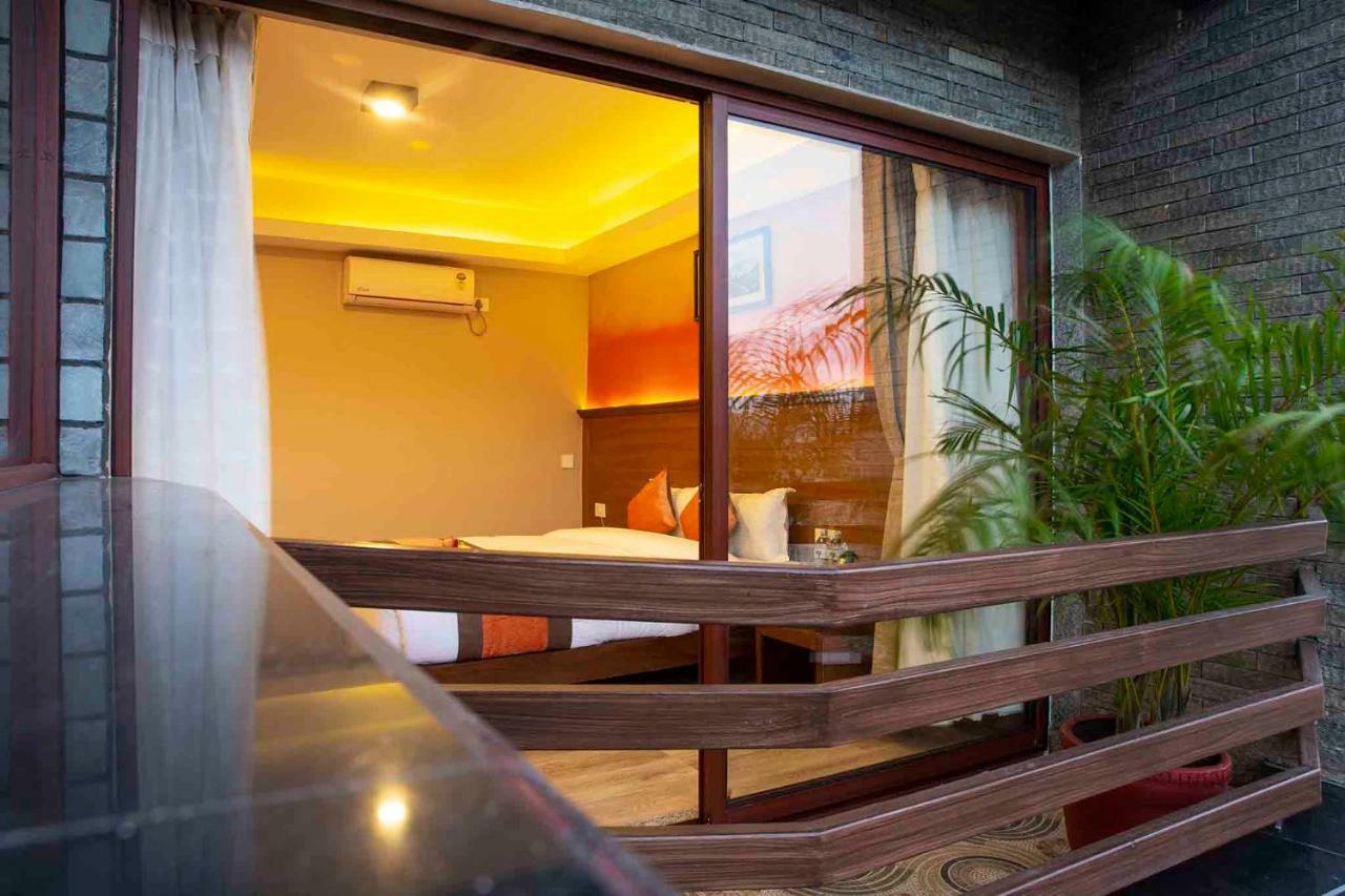 Hotel Lake Star Pokhara Zewnętrze zdjęcie