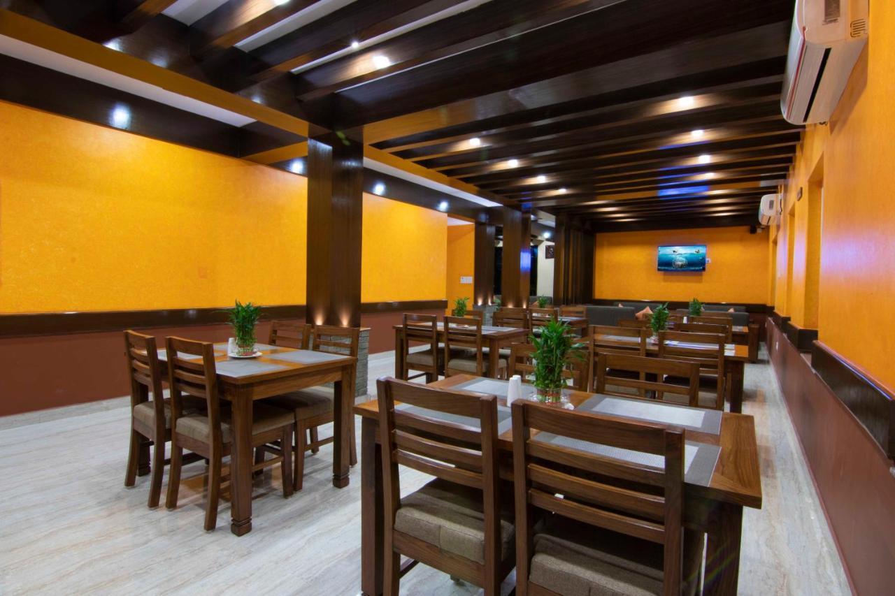 Hotel Lake Star Pokhara Zewnętrze zdjęcie